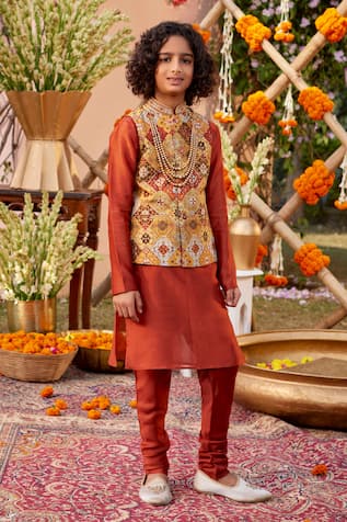 Kalista Mihir Mughal Printed Bundi Set 