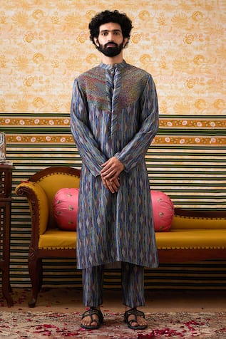 Soup by Sougat Paul Elara Abstract Embroidered Kurta With Pant 