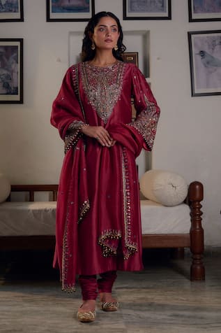 Irrau by Samir Mantri Silk Chanderi Embroidered Kurta Set 