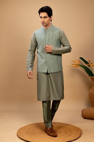 Agape Silk Sleeveless Bundi Kurta Set 