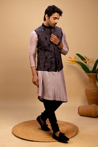 Agape Thread Embroidered Bundi Kurta Set 