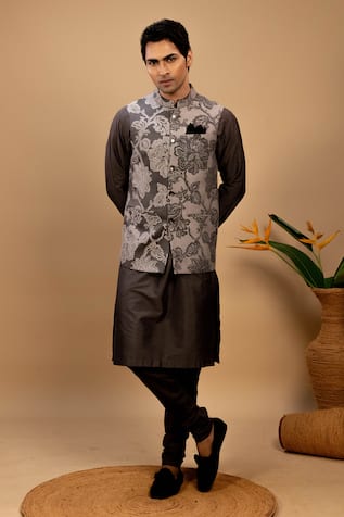 Agape Floral Bloom Pattern Bundi Kurta Set 