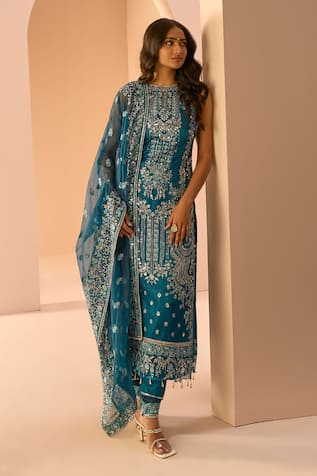 LASHKARAA Geometric Embroidered Kurta Set 