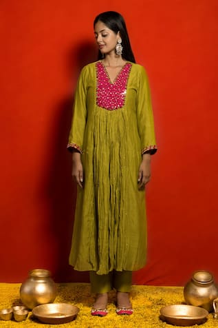 Mithi Supari Meer Mirror Embellished Kurta & Pant Set 
