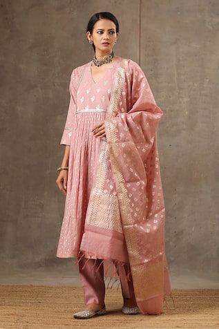 BBAAWRI Tear Drop Woven Kurta Set 