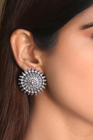 Noor Floral-Shaped Stud Earrings 