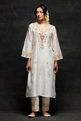 Anantaa By Roohi Silk Chanderi Floral Embroidered Kurta & Pant Set 