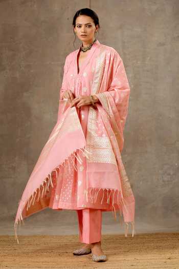 Bbaawri Flower Woven Kurta Set 