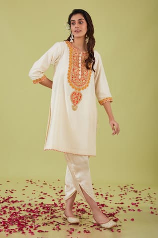 Preeti S Kapoor Zari Nakshi Yoke Embroidered Kurta With Samosa Pant 