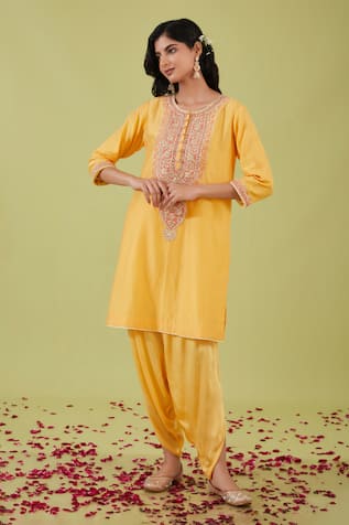 Preeti S Kapoor Bloom Yoke Embroidered Kurta With Samosa Pant 