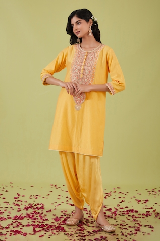 Preeti S Kapoor Bloom Yoke Embroidered Kurta With Samosa Pant