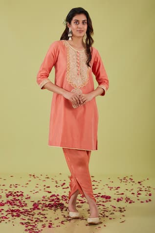 Preeti S Kapoor Florence Yoke Embroidered Kurta With Samosa Pant 