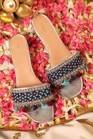 5Elements Linus Thread Embroidered Tasseled Heels 