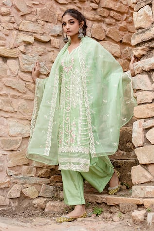 Buy Maroon Dresses for Women by Jaipur Kurti Online | Ajio.com