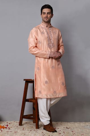 Floral Thread Embroidered Kurta With Pathani 