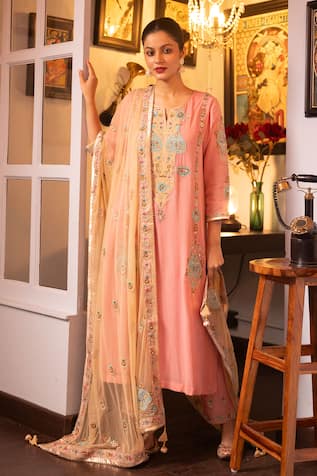 House Of Supriya Floral Heart Embroidered Kurta Pant Set 