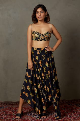 Ritu Kumar | Glimpses of design labels — Ritu Kumar and Gaurang — from the  recently concluded Lakme Fashion Week Summer/Resort 2020 - Telegraph India