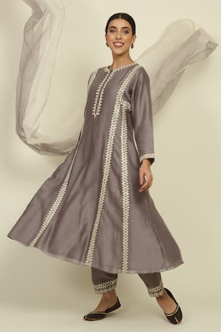 Priyanka Jain Chanderi Stripe Pattern Kurta Salwar Set 