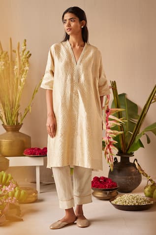 Shorshe Clothing Woven Geometric Pattern Kurta With Pant 