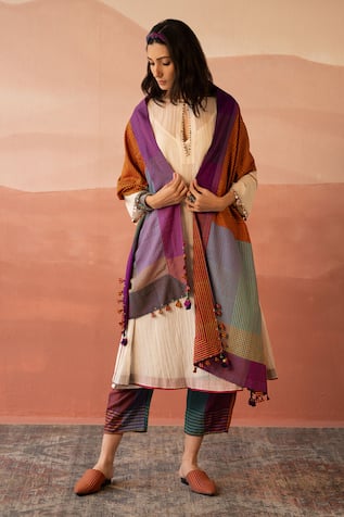 Swatti Kapoor Kosey Striped Print Stole 