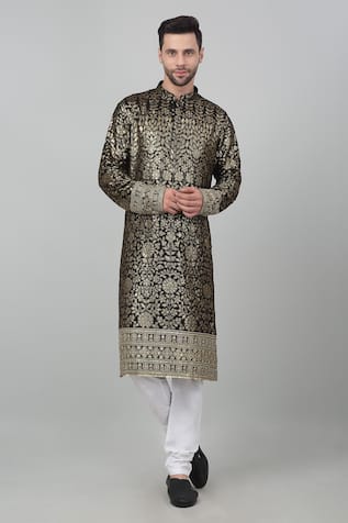 Aham-Vayam Pulbangush Sequin Embroidered Kurta Set 