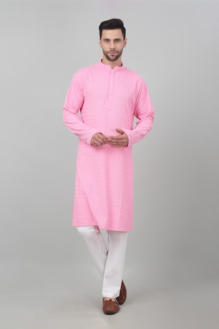 Aham-Vayam Checkered Pattern Embroidered Kurta Set 