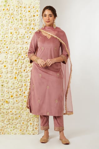 Tashee Embroidered Notched Neck Kurta Pant Set 