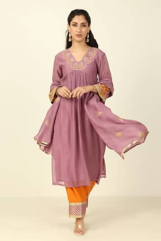 Tashee Threadwork Kurta Pant Set 