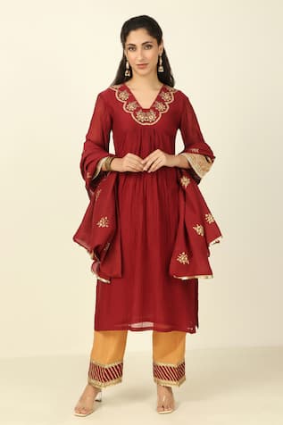 Tashee Chanderi Embroidered Neck Kurta Pant Set 