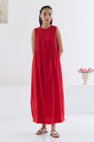 Surmaye Red Handwoven Pleated Midi Dress 