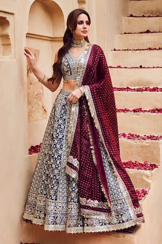 LASHKARAA Bridal Floral Scallop Embroidered Lehenga Set 