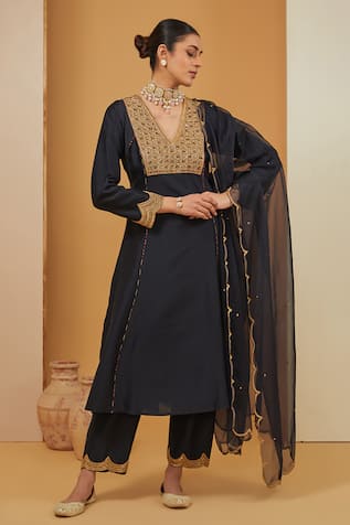 Neha Khullar Chanderi Silk Straight Kurta Pant Set 