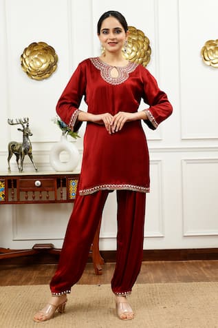 Sheeshakari Silk Resham Embroidered Kurta With Harem Pant 