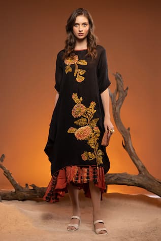 Amisha Kothari Zareena Embroidered Kurta Kaftan Set | Green, Floral, Cotton  Silk, Round, Kaftan Sleev… | Cotton outfit, Stylish dress book, Pakistani  dresses casual