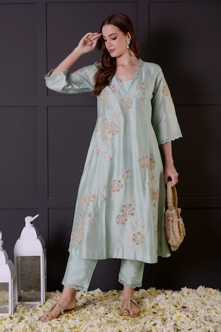 Surabhi Arya Embroidered Chanderi Kurta & Pant Set