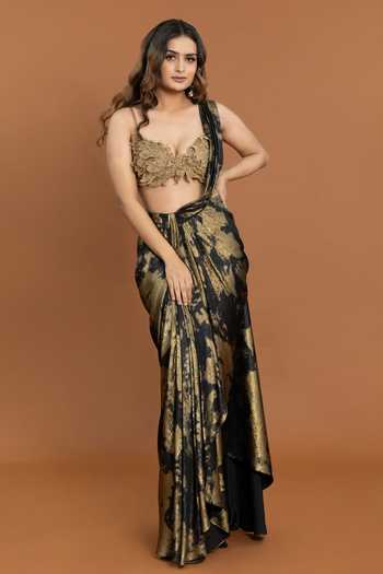 Aurouss Foil Print Pre-Draped Saree With Leaf Applique Blouse 