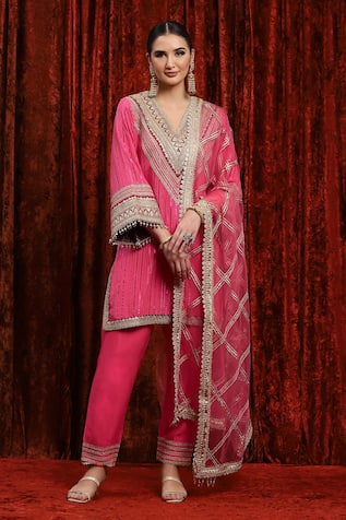 Geometric Gota Embroidered Kurta Pant Set 