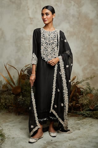 Prisho Thread Embroidered Floral Vine Kurta Pant Set 