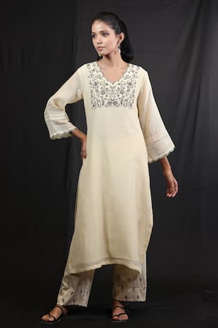 Beige Chanderi Floral Embroidered Kurta & Pant Set 