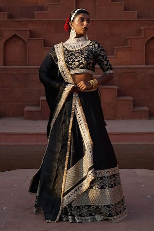 Monk & Mei Ziana Zari Fleur Border Lehenga Set 