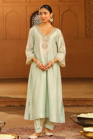 Sheetal Batra Sanvi Kashmiri Tilla Embroidered Kurta & Salwar Set 