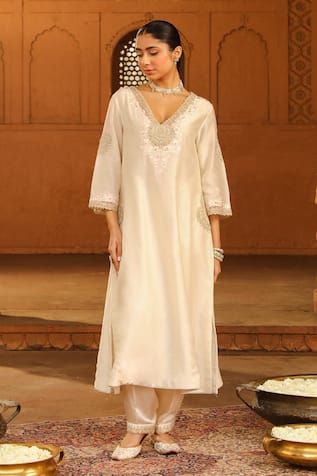 Sheetal Batra Akira Silk Chanderi Embroidered Kurta With Salwar 