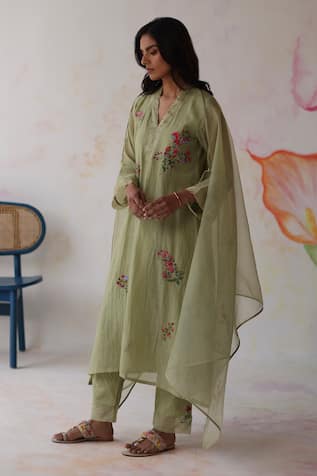 Begum Nishat Hand Embroidered Kurta Set 