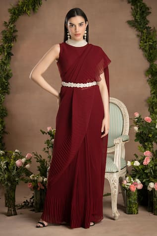 PREETI MEHTA Pleated Pre-Draped Saree With Pearl Collar Blouse 