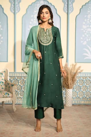 Two Sisters By Gyans x AZA Zardozi Embroidered Kurta Set 