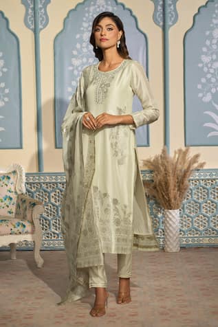 Two Sisters By Gyans x AZA Floral Banarasi Kurta Set 