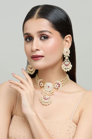 Samyukta Singhania Jadau Embellished Necklace Set 