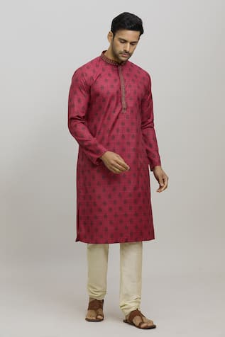Paisley Pattern Butti Kurta & Churidar Set 