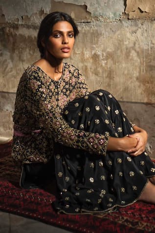 ANUSHKA KHANNA Floral Jaal Embroidered Kurta With Gharara 