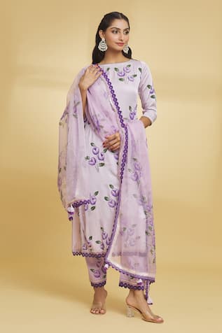 Maayera Jaipur Floral Pattern Lace Embroidered Kurta Pant Set 